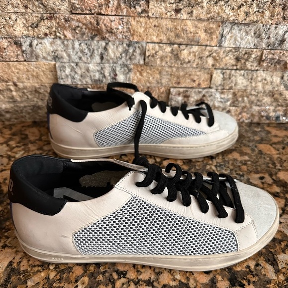 P448
John Sneaker - Picture 5 of 8